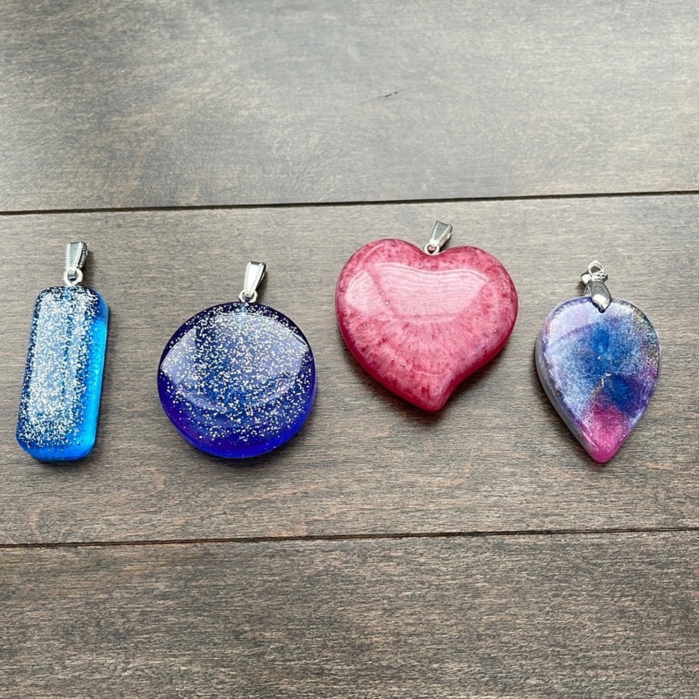 Necklace Pendant Charms, Handmade Jewellery Beauty Resin Sparkle Love Jewel